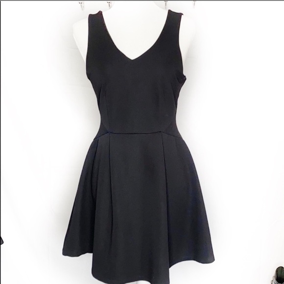 Monteau Black V Neck  fit and flare Dress M - Picture 1 of 6